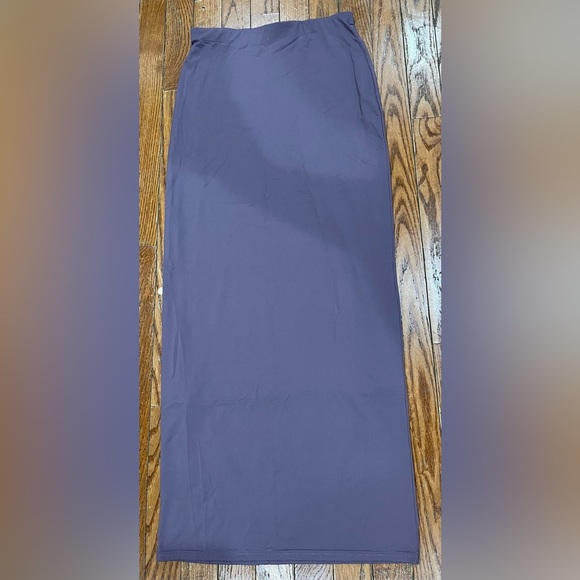 Chic Purple Pencil Skirt - Picture 2 of 6